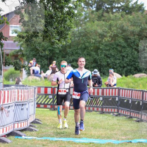 21.06.2026 - 29. Vierlanden-Triathlon Andreas Tolksdorf http://msf.ph/oto/9919258 21.06.2026 12:46:25 Ziel 12, 57 meine-sportfotos.de