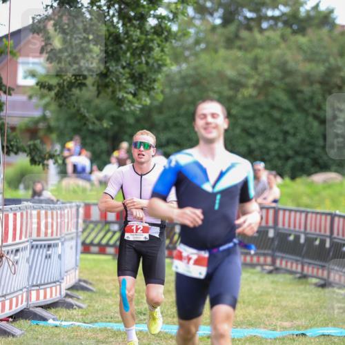 21.06.2026 - 29. Vierlanden-Triathlon Andreas Tolksdorf http://msf.ph/oto/9919268 21.06.2026 12:46:27 Ziel 12, 57 meine-sportfotos.de