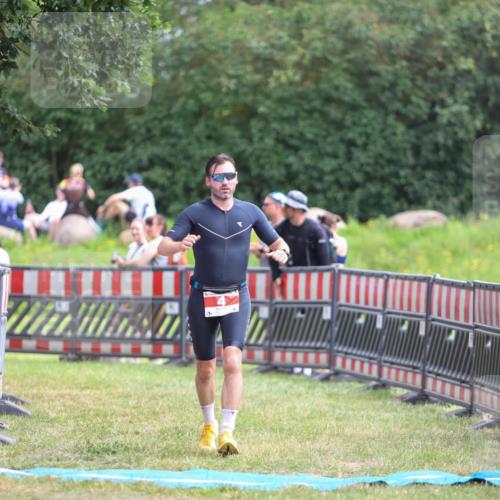 21.06.2026 - 29. Vierlanden-Triathlon Andreas Tolksdorf http://msf.ph/oto/9919271 21.06.2026 12:47:06 Ziel 4, 704 meine-sportfotos.de