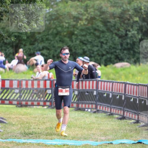 21.06.2026 - 29. Vierlanden-Triathlon Andreas Tolksdorf http://msf.ph/oto/9919273 21.06.2026 12:47:06 Ziel 4, 704 meine-sportfotos.de