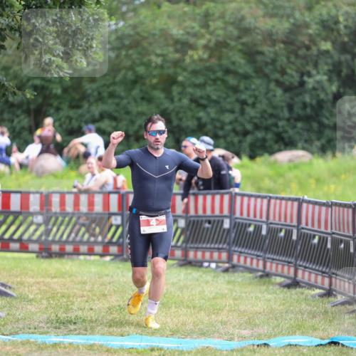 21.06.2026 - 29. Vierlanden-Triathlon Andreas Tolksdorf http://msf.ph/oto/9919274 21.06.2026 12:47:06 Ziel 4, 704 meine-sportfotos.de