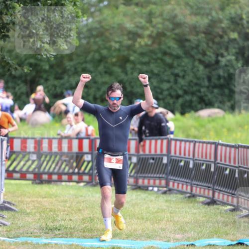 21.06.2026 - 29. Vierlanden-Triathlon Andreas Tolksdorf http://msf.ph/oto/9919279 21.06.2026 12:47:06 Ziel 4, 704 meine-sportfotos.de