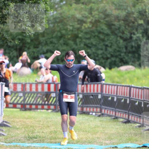 21.06.2026 - 29. Vierlanden-Triathlon Andreas Tolksdorf http://msf.ph/oto/9919280 21.06.2026 12:47:06 Ziel 4, 704 meine-sportfotos.de