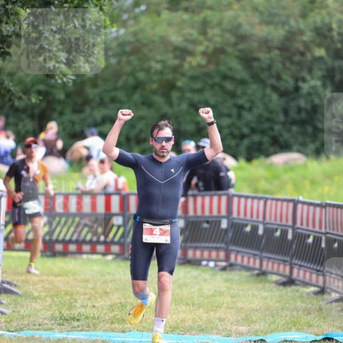 21.06.2026 - 29. Vierlanden-Triathlon Andreas Tolksdorf http://msf.ph/oto/9919283 21.06.2026 12:47:06 Ziel 4, 704 meine-sportfotos.de