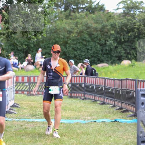 21.06.2026 - 29. Vierlanden-Triathlon Andreas Tolksdorf http://msf.ph/oto/9919299 21.06.2026 12:47:12 Ziel 4, 704 meine-sportfotos.de