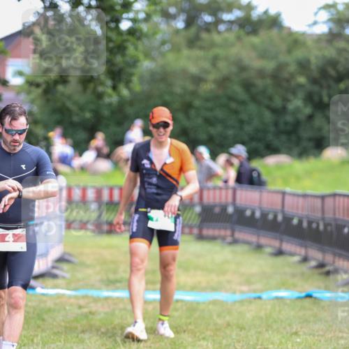 21.06.2026 - 29. Vierlanden-Triathlon Andreas Tolksdorf http://msf.ph/oto/9919303 21.06.2026 12:47:13 Ziel 704 meine-sportfotos.de