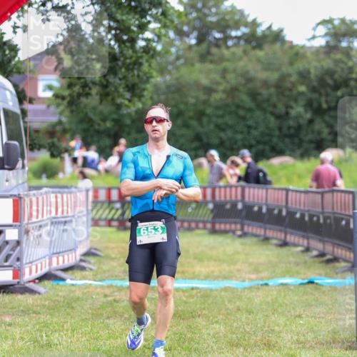 21.06.2026 - 29. Vierlanden-Triathlon Andreas Tolksdorf http://msf.ph/oto/9919315 21.06.2026 12:47:37 Ziel 653 meine-sportfotos.de