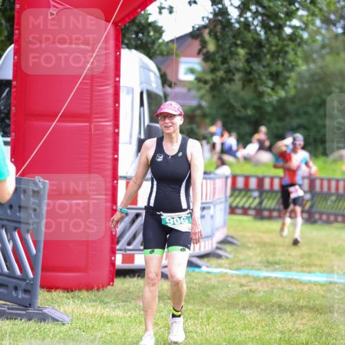 21.06.2026 - 29. Vierlanden-Triathlon Andreas Tolksdorf http://msf.ph/oto/9919326 21.06.2026 12:48:00 Ziel 197, 906 meine-sportfotos.de