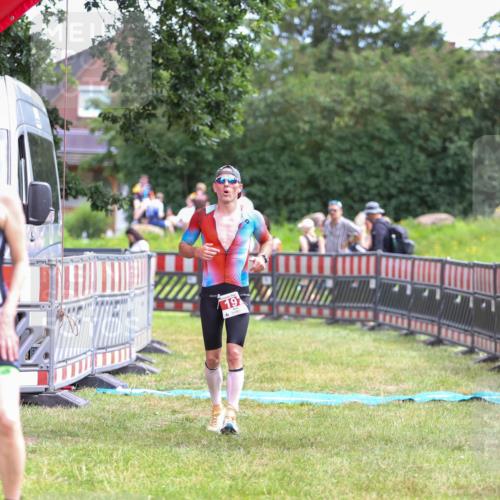 21.06.2026 - 29. Vierlanden-Triathlon Andreas Tolksdorf http://msf.ph/oto/9919329 21.06.2026 12:48:04 Ziel 197 meine-sportfotos.de