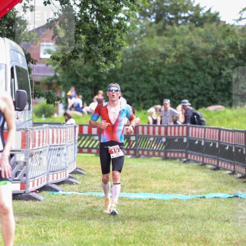 21.06.2026 - 29. Vierlanden-Triathlon Andreas Tolksdorf http://msf.ph/oto/9919330 21.06.2026 12:48:04 Ziel 197 meine-sportfotos.de
