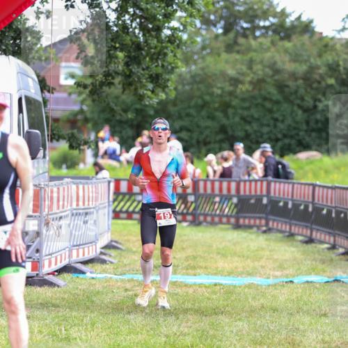 21.06.2026 - 29. Vierlanden-Triathlon Andreas Tolksdorf http://msf.ph/oto/9919333 21.06.2026 12:48:04 Ziel 197 meine-sportfotos.de