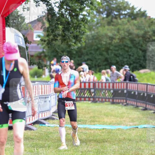 21.06.2026 - 29. Vierlanden-Triathlon Andreas Tolksdorf http://msf.ph/oto/9919336 21.06.2026 12:48:05 Ziel 197 meine-sportfotos.de