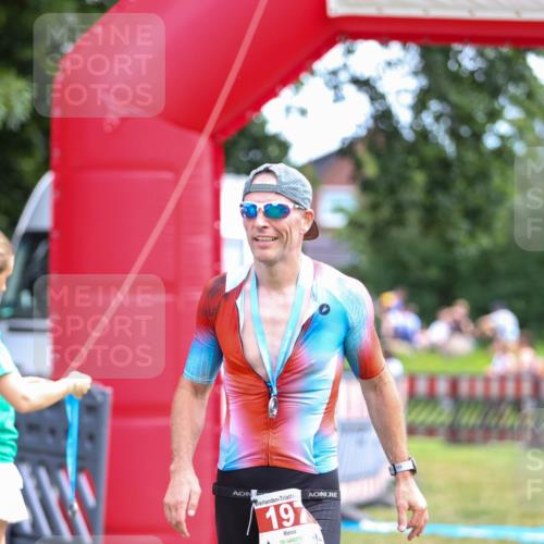 21.06.2026 - 29. Vierlanden-Triathlon Andreas Tolksdorf http://msf.ph/oto/9919344 21.06.2026 12:48:19 Ziel 13 meine-sportfotos.de