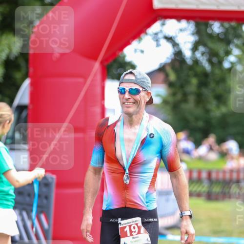 21.06.2026 - 29. Vierlanden-Triathlon Andreas Tolksdorf http://msf.ph/oto/9919346 21.06.2026 12:48:19 Ziel 13 meine-sportfotos.de