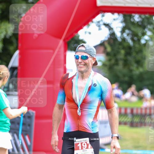 21.06.2026 - 29. Vierlanden-Triathlon Andreas Tolksdorf http://msf.ph/oto/9919347 21.06.2026 12:48:19 Ziel 13 meine-sportfotos.de