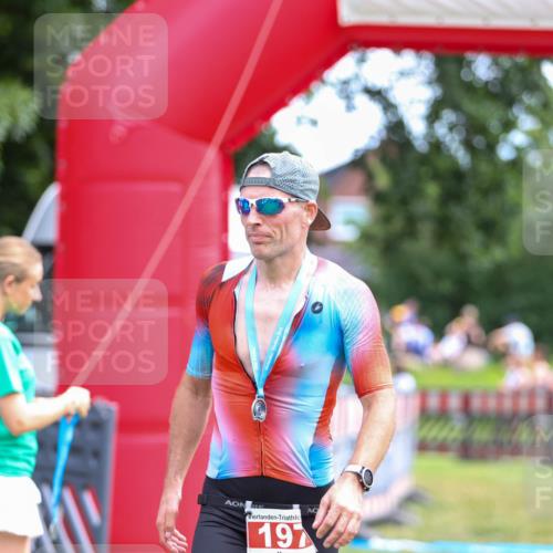 21.06.2026 - 29. Vierlanden-Triathlon Andreas Tolksdorf http://msf.ph/oto/9919350 21.06.2026 12:48:19 Ziel 13 meine-sportfotos.de