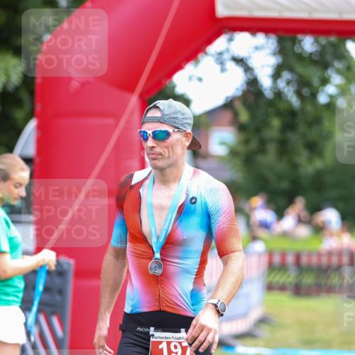 21.06.2026 - 29. Vierlanden-Triathlon Andreas Tolksdorf http://msf.ph/oto/9919351 21.06.2026 12:48:19 Ziel 13 meine-sportfotos.de