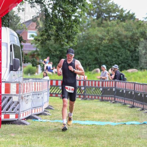 21.06.2026 - 29. Vierlanden-Triathlon Andreas Tolksdorf http://msf.ph/oto/9919356 21.06.2026 12:48:25 Ziel 13, 119 meine-sportfotos.de