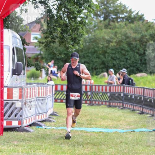 21.06.2026 - 29. Vierlanden-Triathlon Andreas Tolksdorf http://msf.ph/oto/9919357 21.06.2026 12:48:25 Ziel 13, 119 meine-sportfotos.de