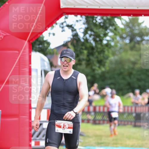 21.06.2026 - 29. Vierlanden-Triathlon Andreas Tolksdorf http://msf.ph/oto/9919360 21.06.2026 12:48:29 Ziel 13, 119 meine-sportfotos.de