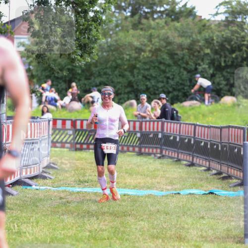 21.06.2026 - 29. Vierlanden-Triathlon Andreas Tolksdorf http://msf.ph/oto/9919366 21.06.2026 12:48:32 Ziel 119 meine-sportfotos.de