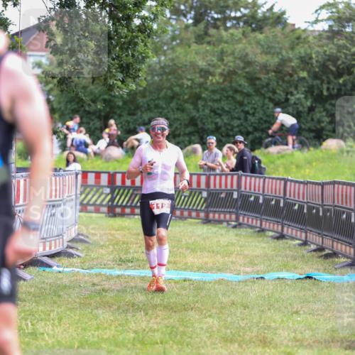 21.06.2026 - 29. Vierlanden-Triathlon Andreas Tolksdorf http://msf.ph/oto/9919367 21.06.2026 12:48:32 Ziel 119 meine-sportfotos.de