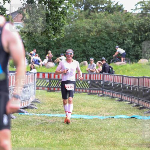 21.06.2026 - 29. Vierlanden-Triathlon Andreas Tolksdorf http://msf.ph/oto/9919368 21.06.2026 12:48:32 Ziel 119 meine-sportfotos.de