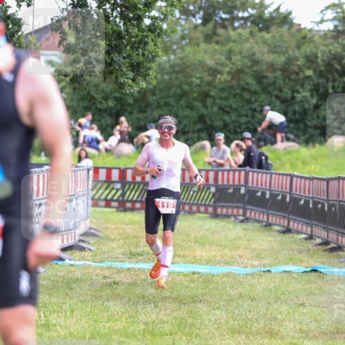 21.06.2026 - 29. Vierlanden-Triathlon Andreas Tolksdorf http://msf.ph/oto/9919369 21.06.2026 12:48:32 Ziel 119 meine-sportfotos.de