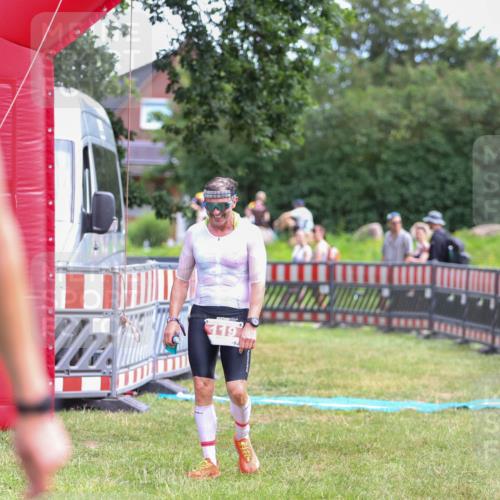 21.06.2026 - 29. Vierlanden-Triathlon Andreas Tolksdorf http://msf.ph/oto/9919376 21.06.2026 12:48:35 Ziel 119 meine-sportfotos.de