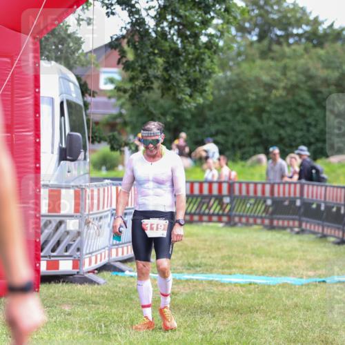 21.06.2026 - 29. Vierlanden-Triathlon Andreas Tolksdorf http://msf.ph/oto/9919377 21.06.2026 12:48:35 Ziel 119 meine-sportfotos.de