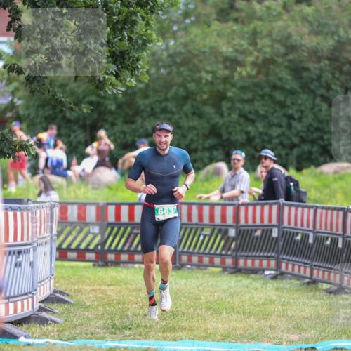 21.06.2026 - 29. Vierlanden-Triathlon Andreas Tolksdorf http://msf.ph/oto/9919384 21.06.2026 12:49:04 Ziel 663 meine-sportfotos.de