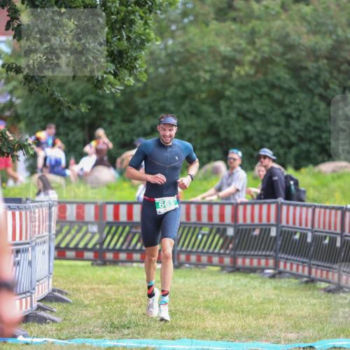 21.06.2026 - 29. Vierlanden-Triathlon Andreas Tolksdorf http://msf.ph/oto/9919386 21.06.2026 12:49:04 Ziel 663 meine-sportfotos.de