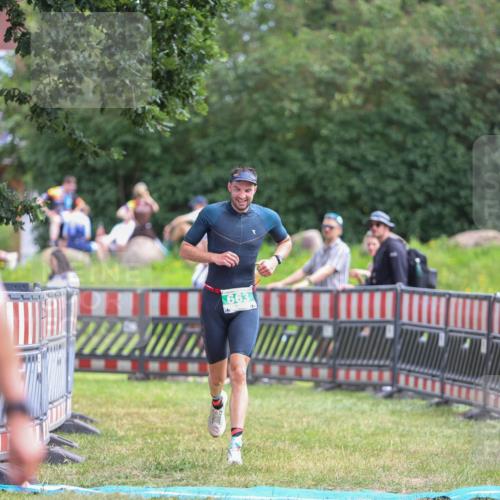 21.06.2026 - 29. Vierlanden-Triathlon Andreas Tolksdorf http://msf.ph/oto/9919387 21.06.2026 12:49:04 Ziel 663 meine-sportfotos.de