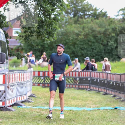 21.06.2026 - 29. Vierlanden-Triathlon Andreas Tolksdorf http://msf.ph/oto/9919397 21.06.2026 12:49:07 Ziel 175, 663, 920 meine-sportfotos.de