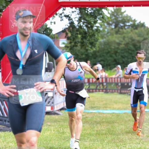 21.06.2026 - 29. Vierlanden-Triathlon Andreas Tolksdorf http://msf.ph/oto/9919422 21.06.2026 12:49:18 Ziel 79, 175, 920 meine-sportfotos.de