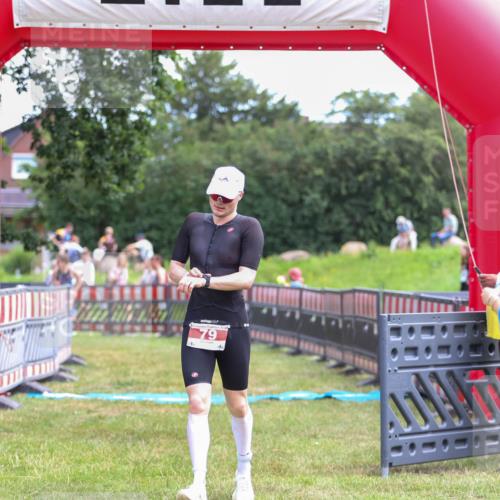 21.06.2026 - 29. Vierlanden-Triathlon Andreas Tolksdorf http://msf.ph/oto/9919432 21.06.2026 12:49:29 Ziel 79, 966 meine-sportfotos.de