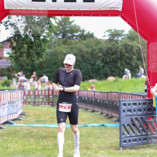 21.06.2026 - 29. Vierlanden-Triathlon Andreas Tolksdorf http://msf.ph/oto/9919433 21.06.2026 12:49:29 Ziel 79, 966 meine-sportfotos.de
