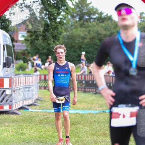 21.06.2026 - 29. Vierlanden-Triathlon Andreas Tolksdorf http://msf.ph/oto/9919449 21.06.2026 12:49:37 Ziel 966 meine-sportfotos.de