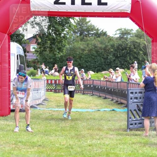 21.06.2026 - 29. Vierlanden-Triathlon Andreas Tolksdorf http://msf.ph/oto/9919466 21.06.2026 12:50:35 Ziel 84, 122, 913, 942, 955 meine-sportfotos.de