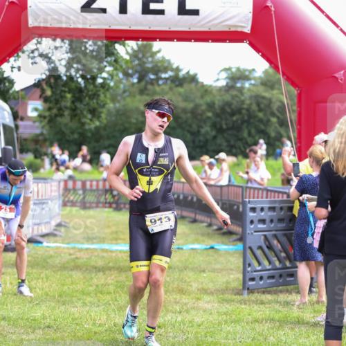 21.06.2026 - 29. Vierlanden-Triathlon Andreas Tolksdorf http://msf.ph/oto/9919475 21.06.2026 12:50:37 Ziel 84, 122, 910, 913, 942, 943, 955 meine-sportfotos.de