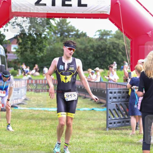 21.06.2026 - 29. Vierlanden-Triathlon Andreas Tolksdorf http://msf.ph/oto/9919476 21.06.2026 12:50:37 Ziel 84, 122, 910, 913, 942, 943, 955 meine-sportfotos.de