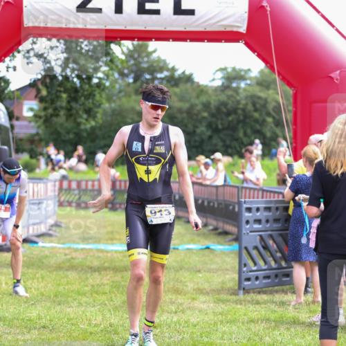 21.06.2026 - 29. Vierlanden-Triathlon Andreas Tolksdorf http://msf.ph/oto/9919477 21.06.2026 12:50:37 Ziel 84, 122, 910, 913, 942, 943, 955 meine-sportfotos.de