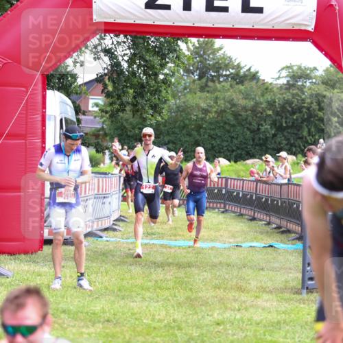 21.06.2026 - 29. Vierlanden-Triathlon Andreas Tolksdorf http://msf.ph/oto/9919479 21.06.2026 12:50:43 Ziel 84, 122, 910, 924, 942, 943, 955, 975 meine-sportfotos.de