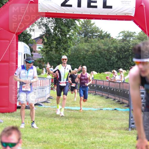 21.06.2026 - 29. Vierlanden-Triathlon Andreas Tolksdorf http://msf.ph/oto/9919483 21.06.2026 12:50:43 Ziel 84, 122, 910, 924, 942, 943, 955, 975 meine-sportfotos.de