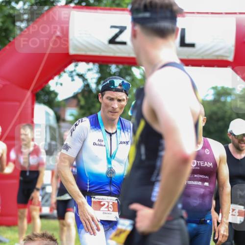 21.06.2026 - 29. Vierlanden-Triathlon Andreas Tolksdorf http://msf.ph/oto/9919504 21.06.2026 12:50:54 Ziel 145, 924, 975 meine-sportfotos.de