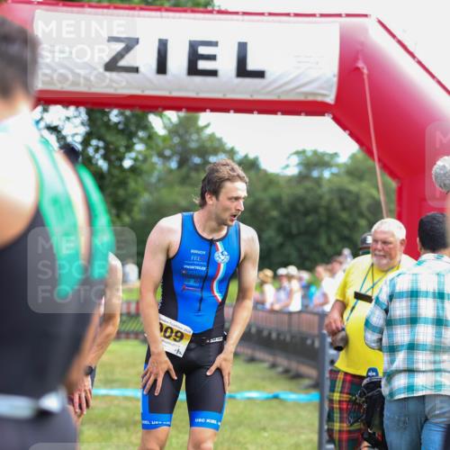 21.06.2026 - 29. Vierlanden-Triathlon Andreas Tolksdorf http://msf.ph/oto/9919522 21.06.2026 12:51:13 Ziel 231, 640, 912, 926, 957, 964 meine-sportfotos.de