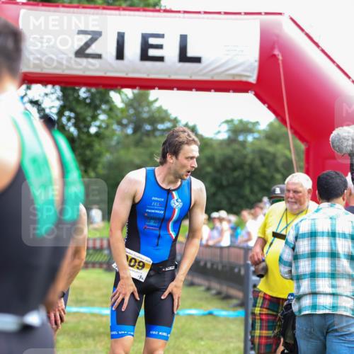 21.06.2026 - 29. Vierlanden-Triathlon Andreas Tolksdorf http://msf.ph/oto/9919523 21.06.2026 12:51:13 Ziel 231, 640, 912, 926, 957, 964 meine-sportfotos.de