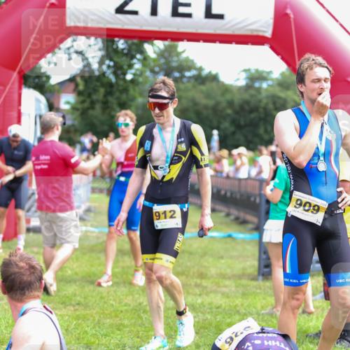 21.06.2026 - 29. Vierlanden-Triathlon Andreas Tolksdorf http://msf.ph/oto/9919525 21.06.2026 12:51:28 Ziel 661, 918 meine-sportfotos.de