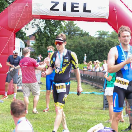 21.06.2026 - 29. Vierlanden-Triathlon Andreas Tolksdorf http://msf.ph/oto/9919528 21.06.2026 12:51:29 Ziel 661, 918 meine-sportfotos.de