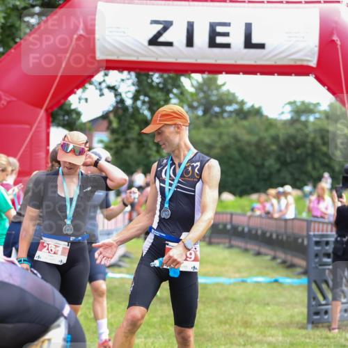 21.06.2026 - 29. Vierlanden-Triathlon Andreas Tolksdorf http://msf.ph/oto/9919536 21.06.2026 12:51:40 Ziel 665, 918, 946 meine-sportfotos.de